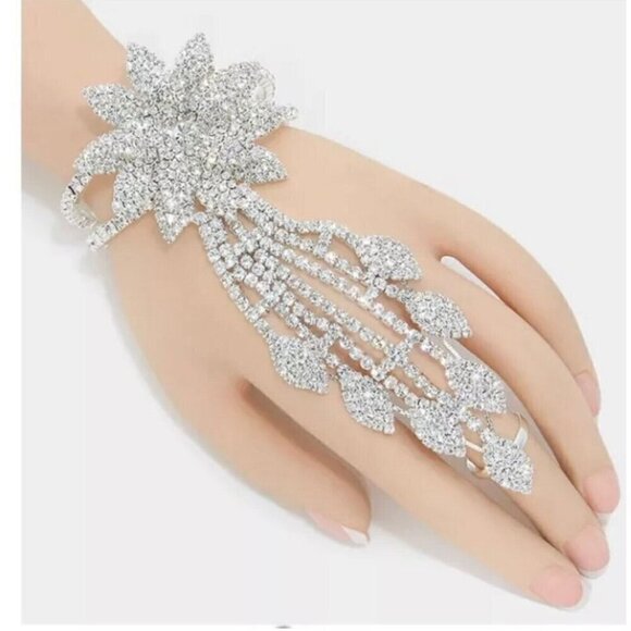 Rhinestone clear hand chain silver bracelet $ ring set bridal bracelet with ring - Picture 1 of 6